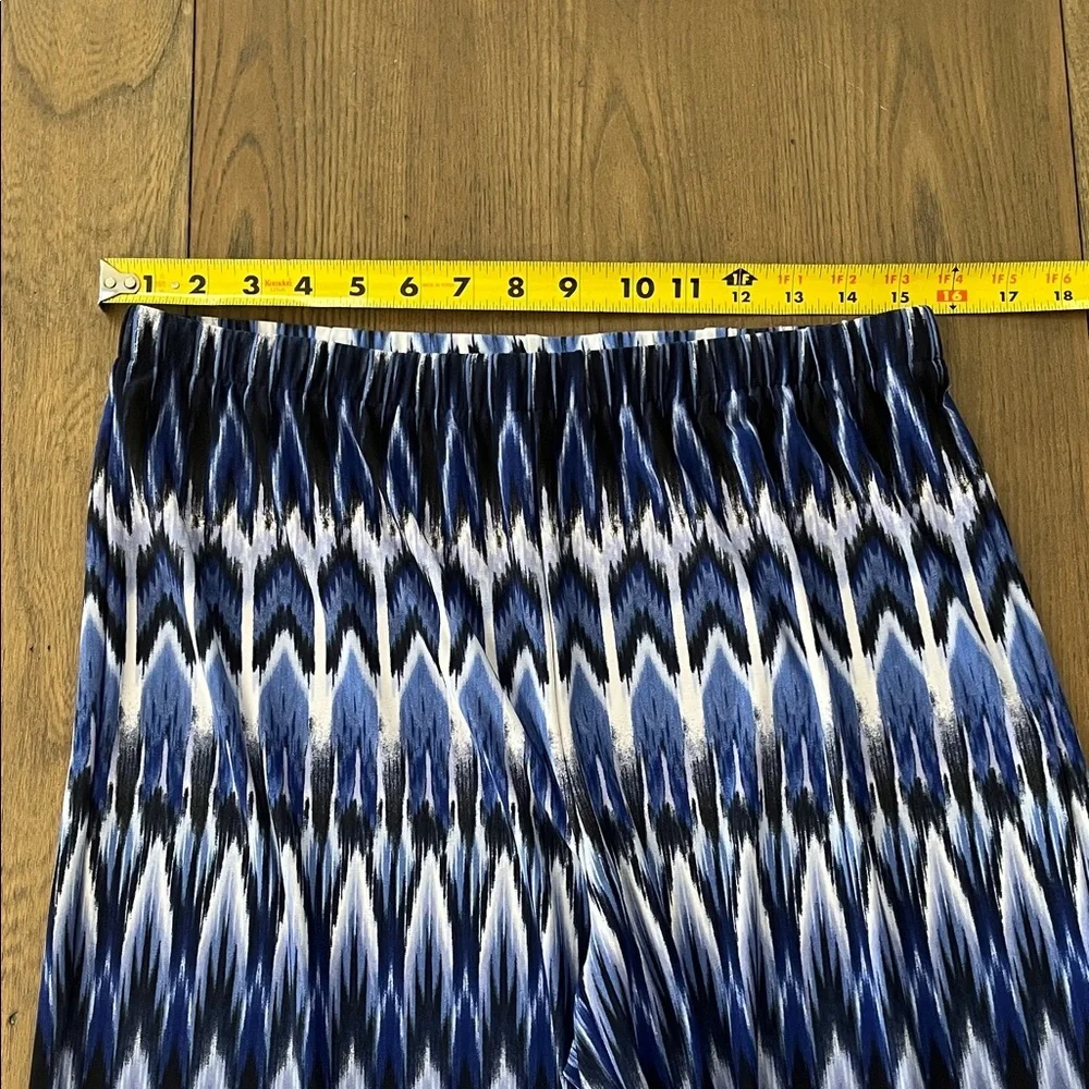 Chico's Blue and White Patterned Wide-Leg Pants - Picture 3 of 6